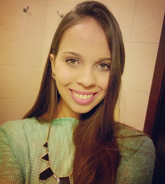 Thainá Mariani