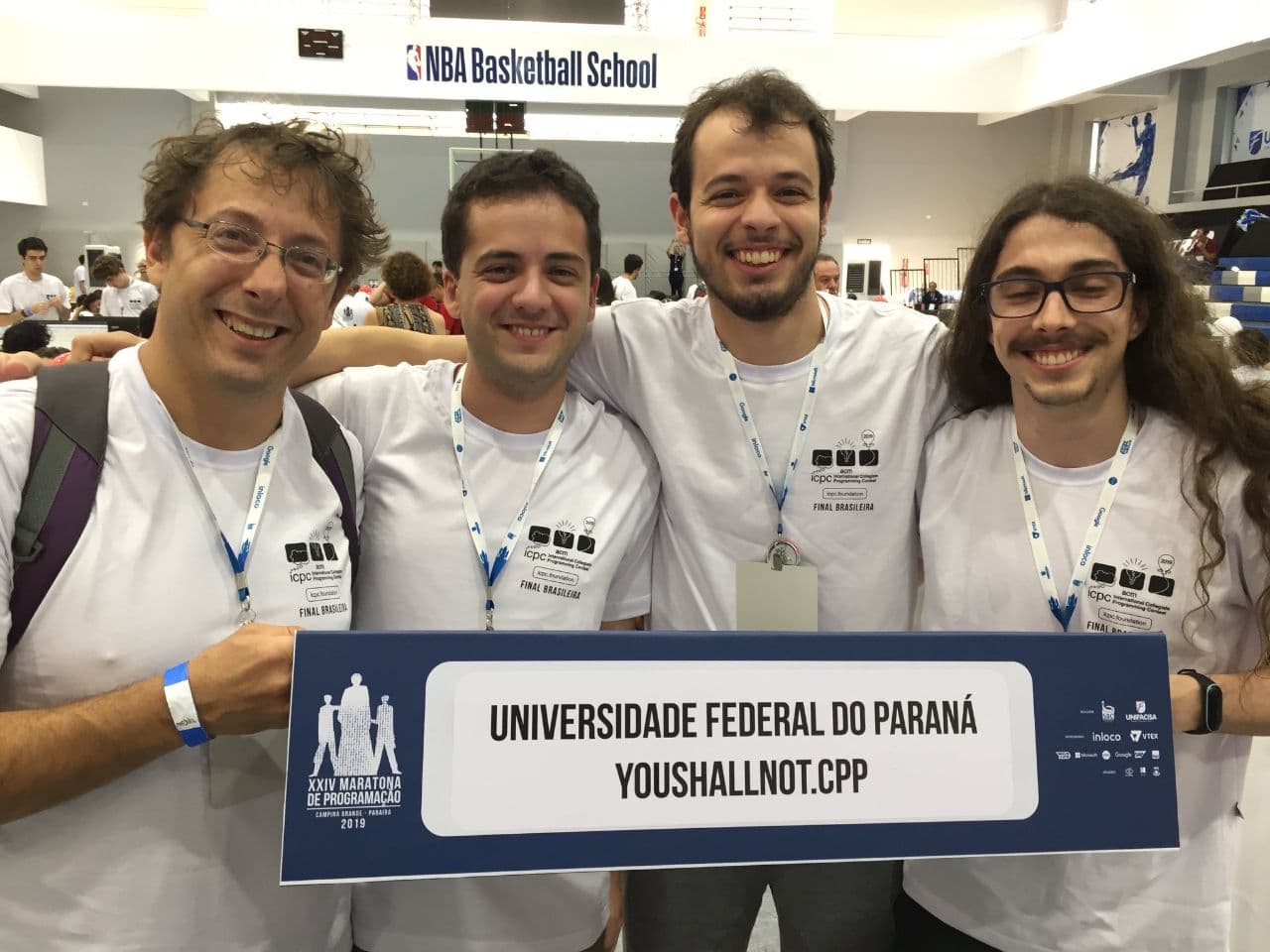 Equipe YouShallNot.cpp na final nacional em Campina Grande, Paraíba.
