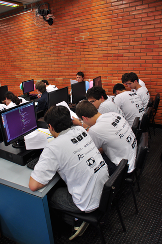 Equipe Berro Trypanossomático na regional de 2012, na PUCPR.