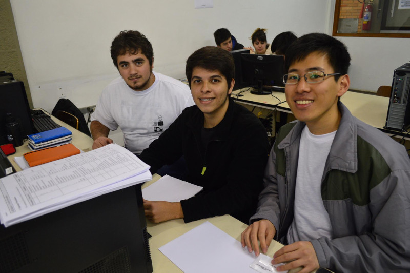 Equipe DarkCosteladaTrypanosomaMestre na etapa regional de 2015, na UFPR.