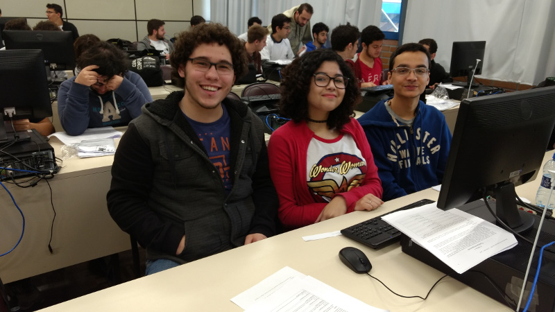 Equipe Barra Zero na etapa regional de 2016, na PUCPR.